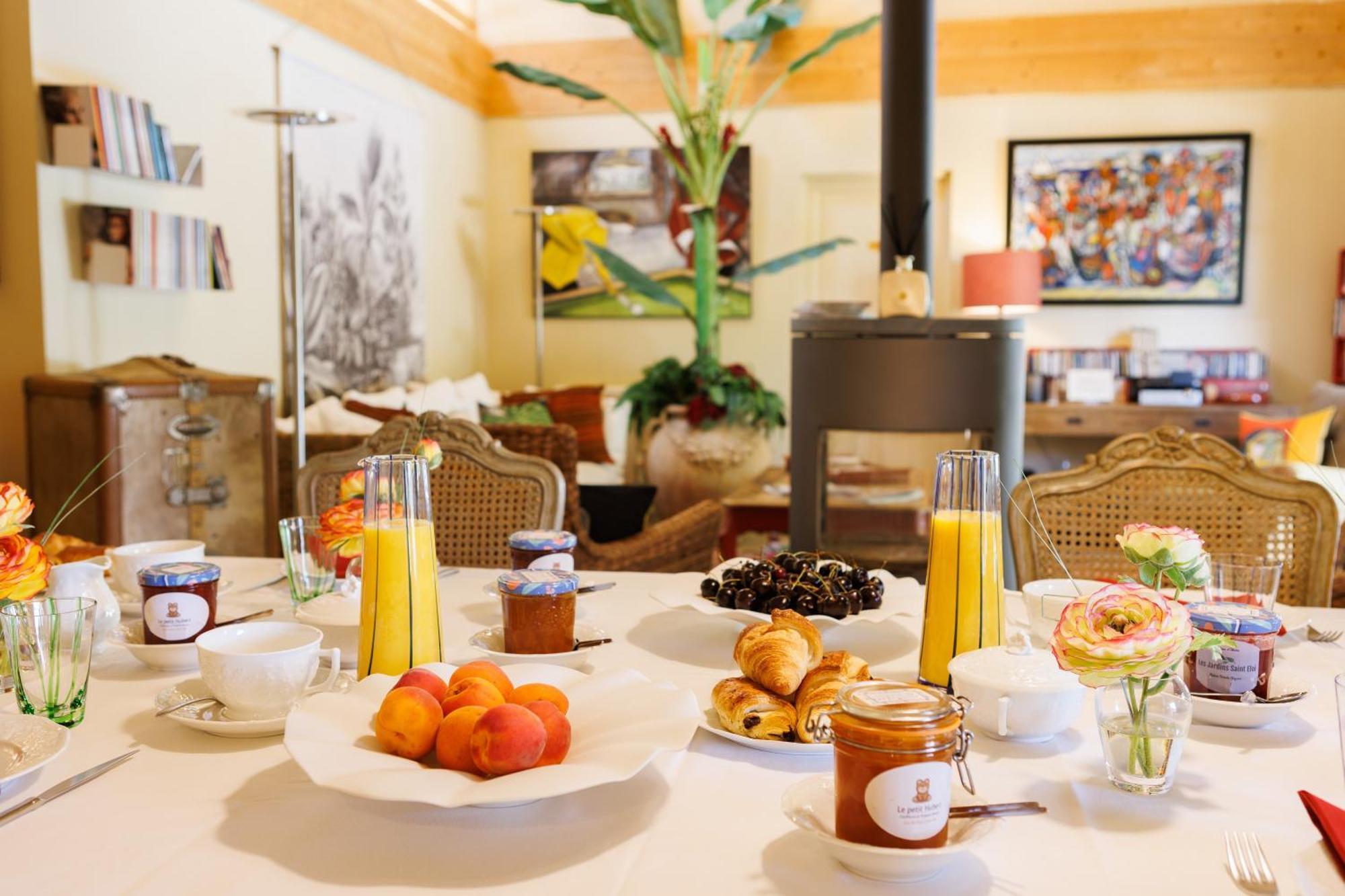 Maison D'Hotes Les Jardins Saint Eloi Le Lonzac Ngoại thất bức ảnh